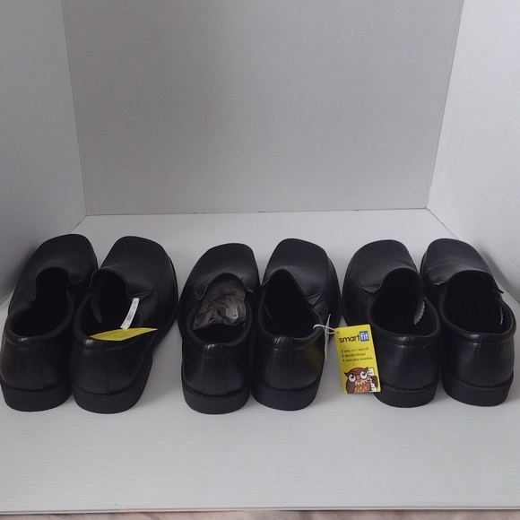 Smart fit boys school shoes black sizes (1) 5 And (2) Size 4. three pairs - Picture 6 of 8